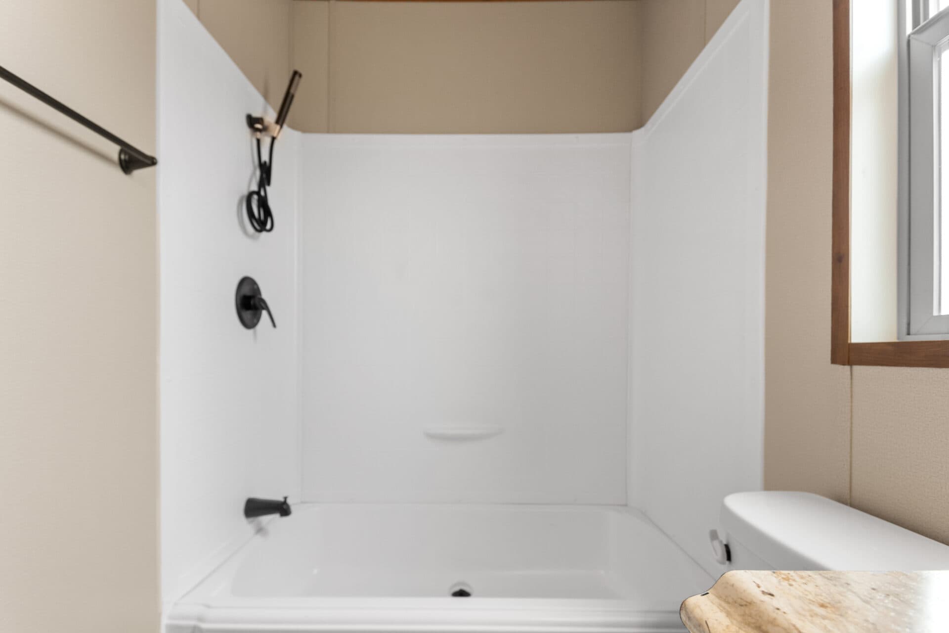 Heritage h-3260-32a bathroom home features