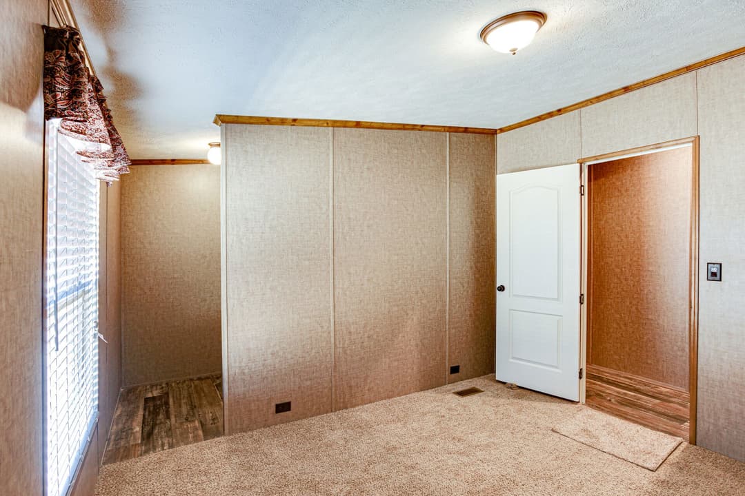 Heritage h-3264-32c bedroom home features