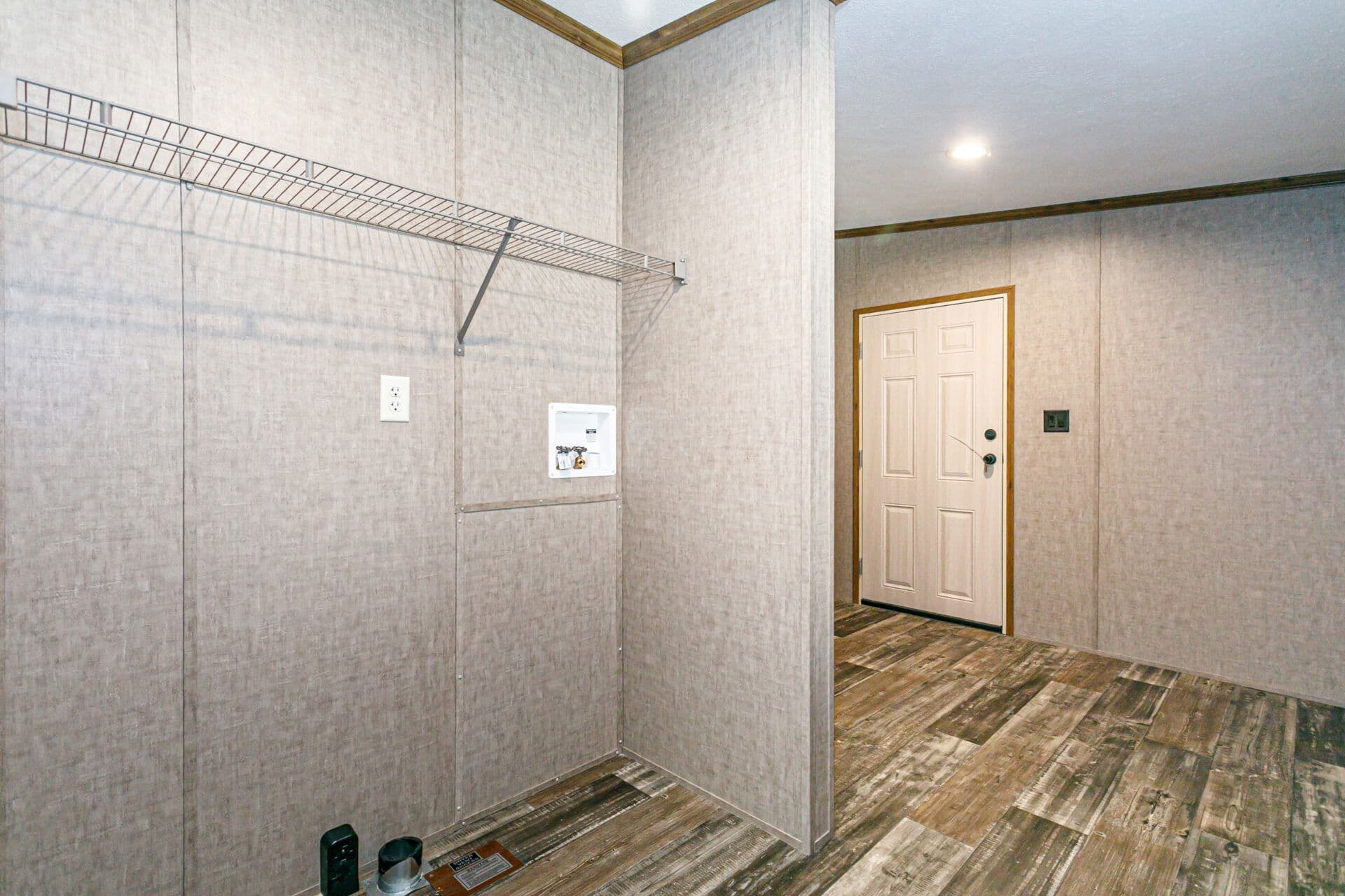 Classic c-3264-32c interior home features