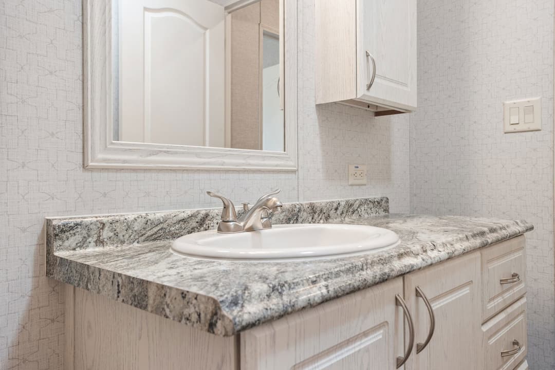 Heritage h-3272-43a bathroom home features