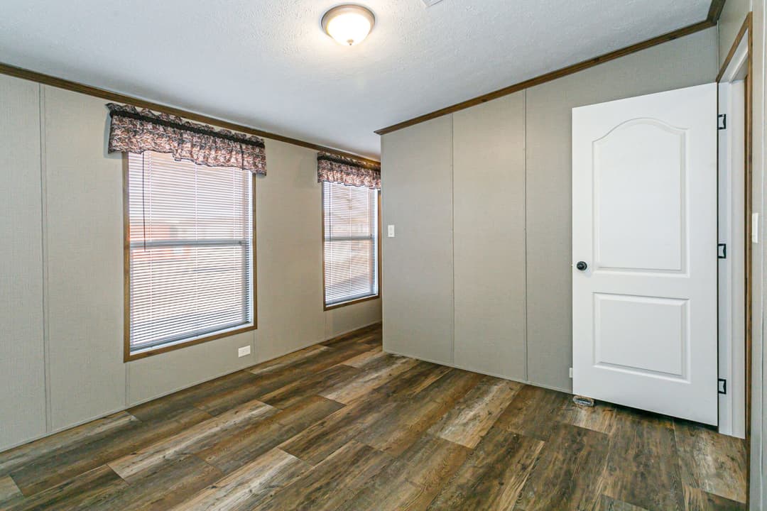 Doublewide h-3672-43a bedroom home features
