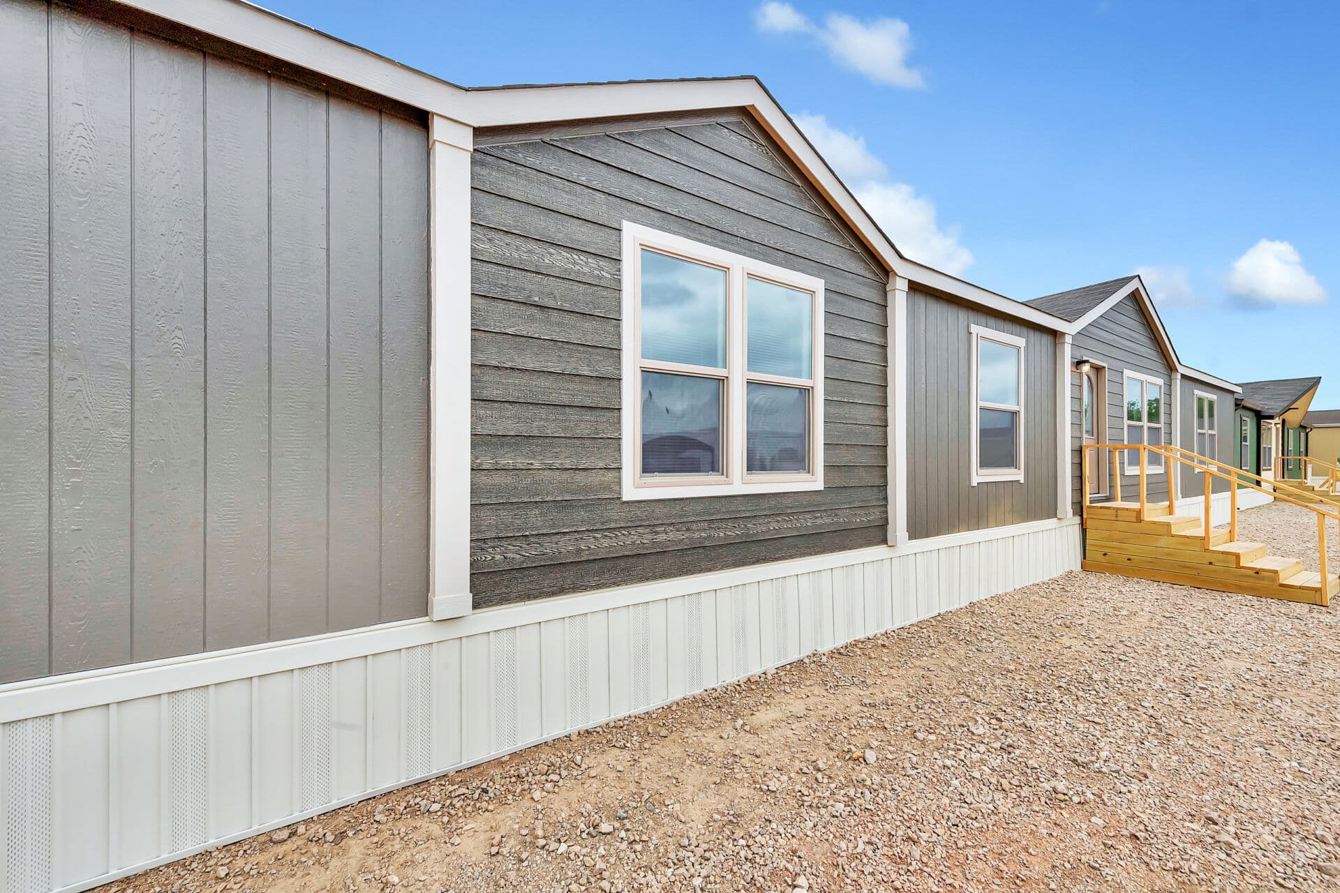 Classic c-3280-42.5b hero, elevation, and exterior home features