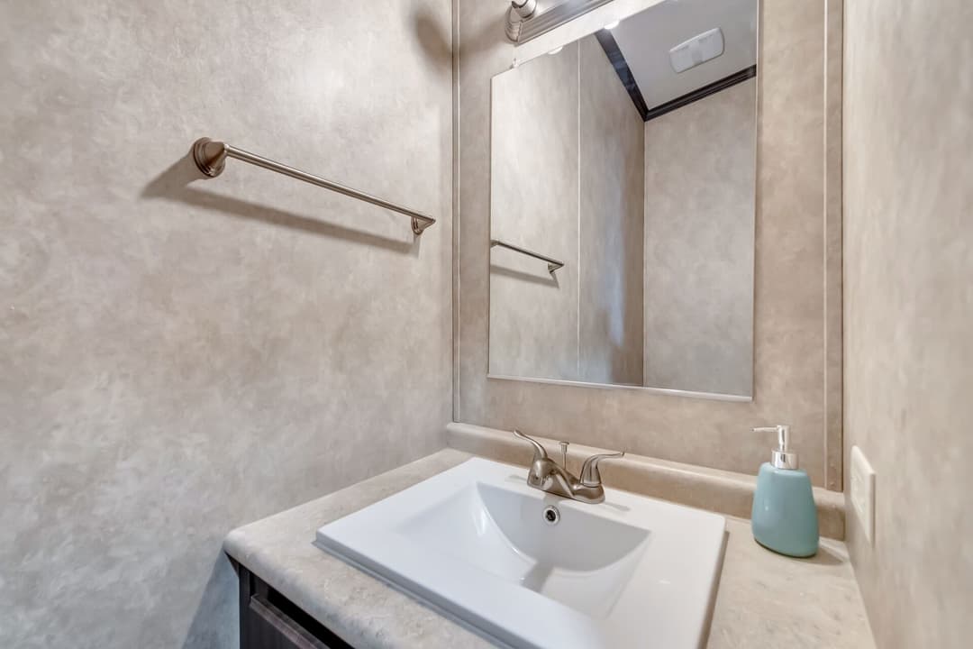 Classic c-3280-42.5b bathroom home features