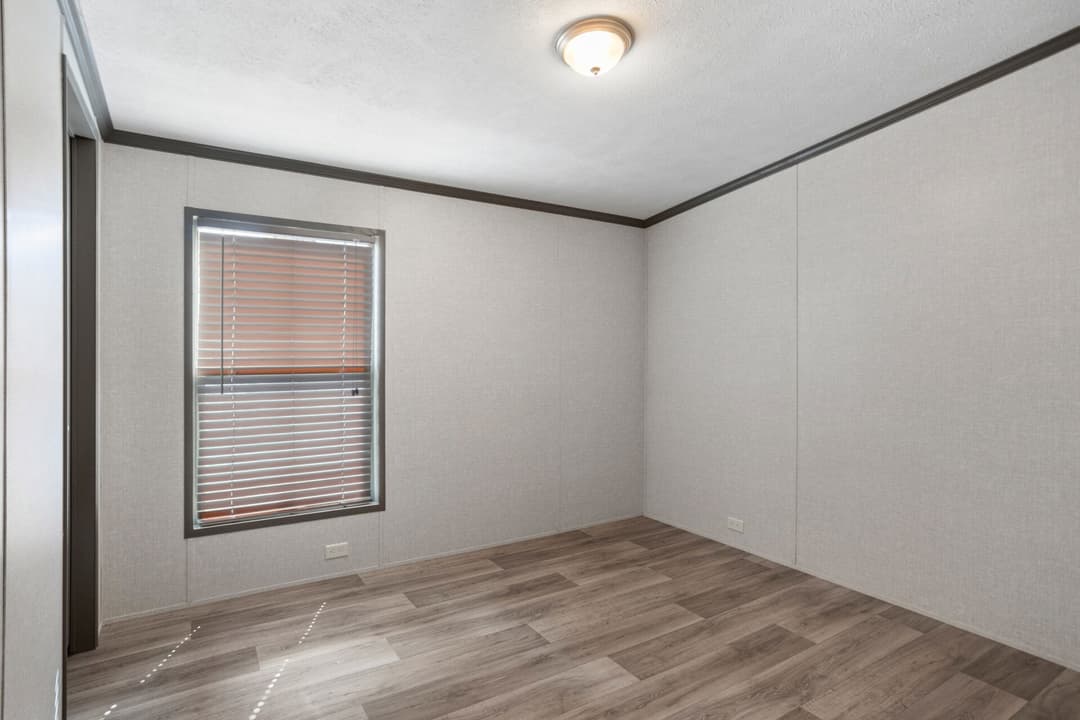 Select s-3252-32d bedroom home features