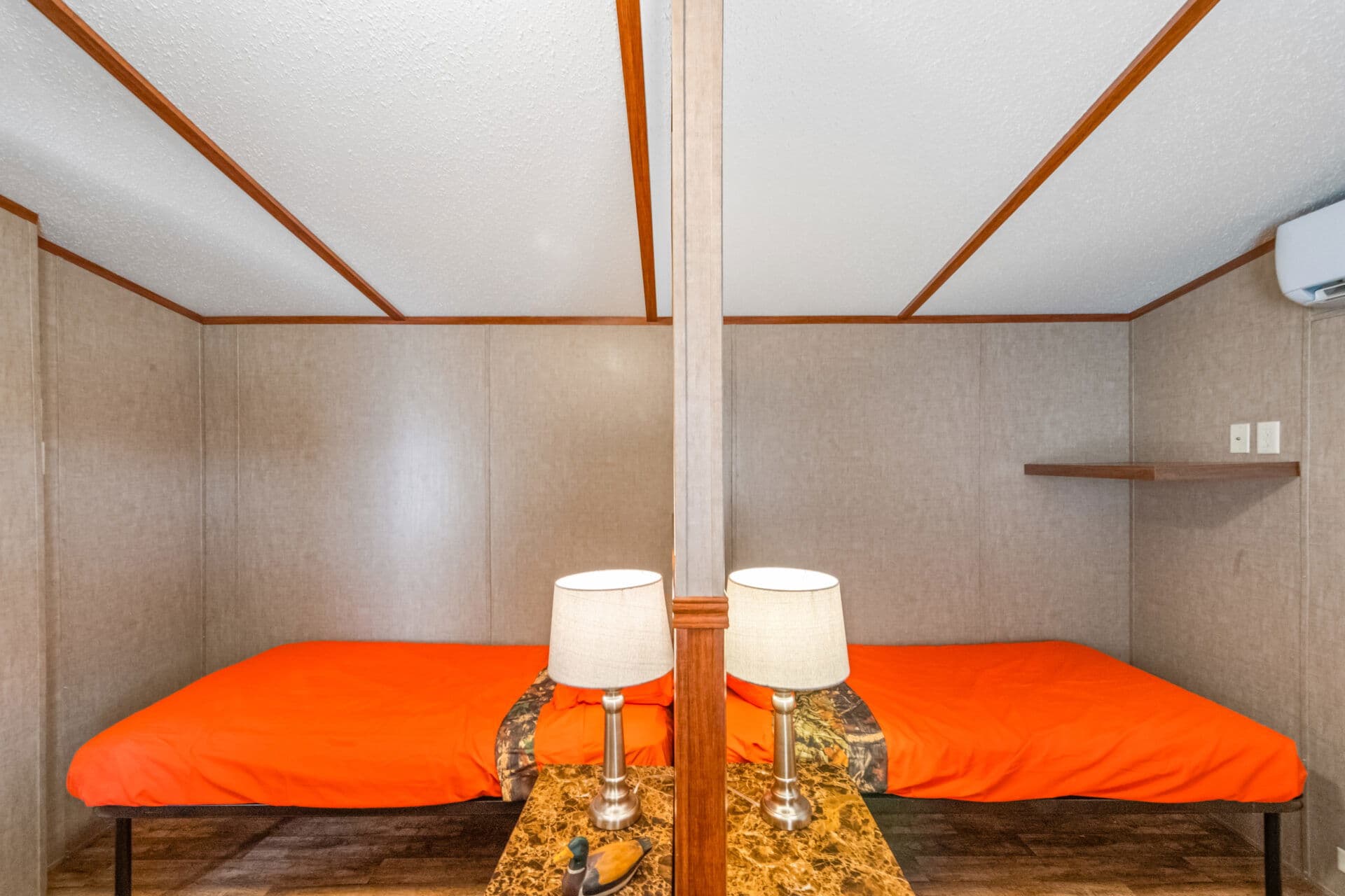 Select s-1234-32a bedroom home features