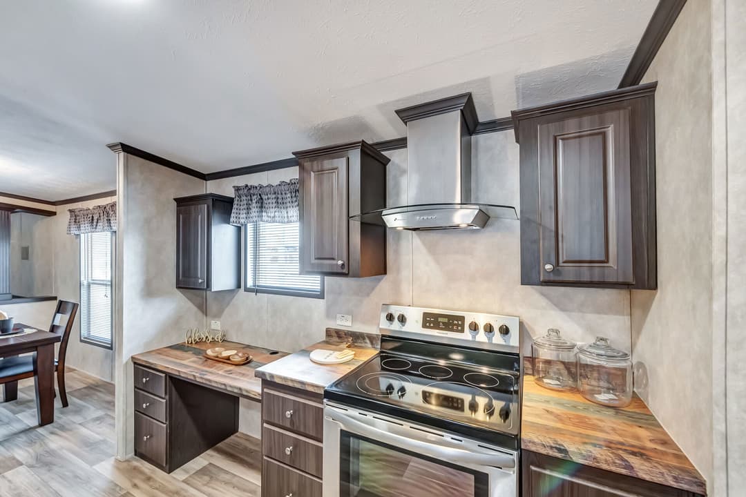 Classic c-3280-42.5b kitchen home features