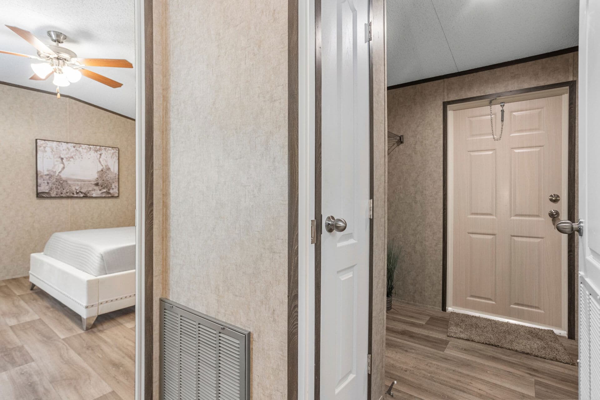 Classic c-1680-32d bedroom home features