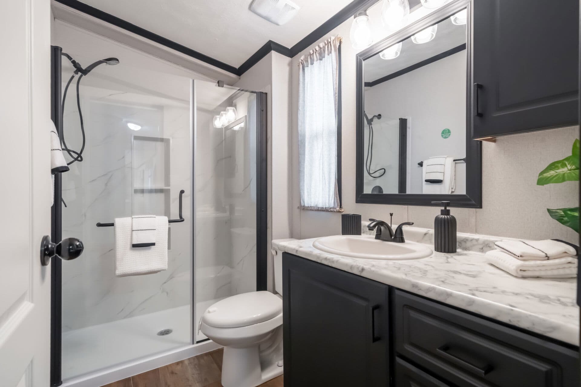 Heritage h-1868-32a bathroom home features