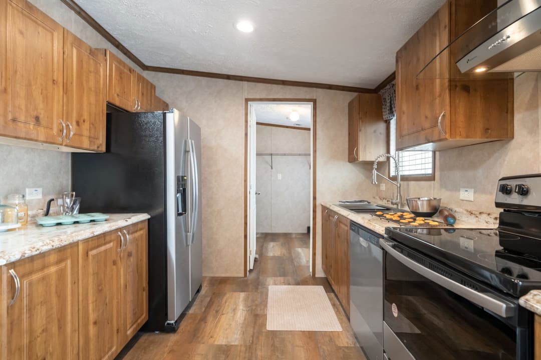 Classic c-3248-32b kitchen home features