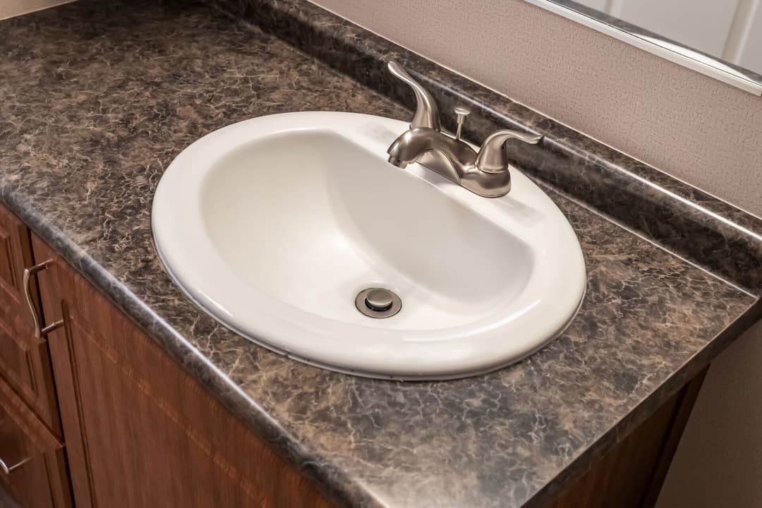 Classic c-1664-32c bathroom home features