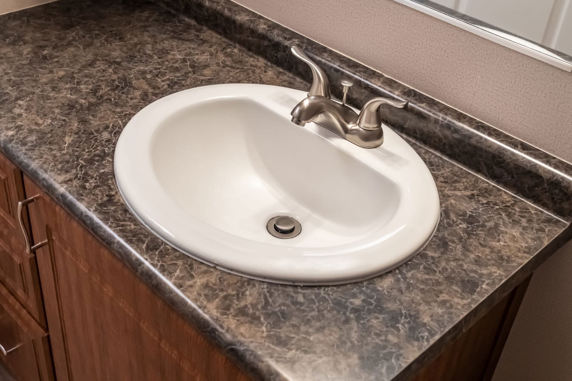 Classic c-1664-32c bathroom home features