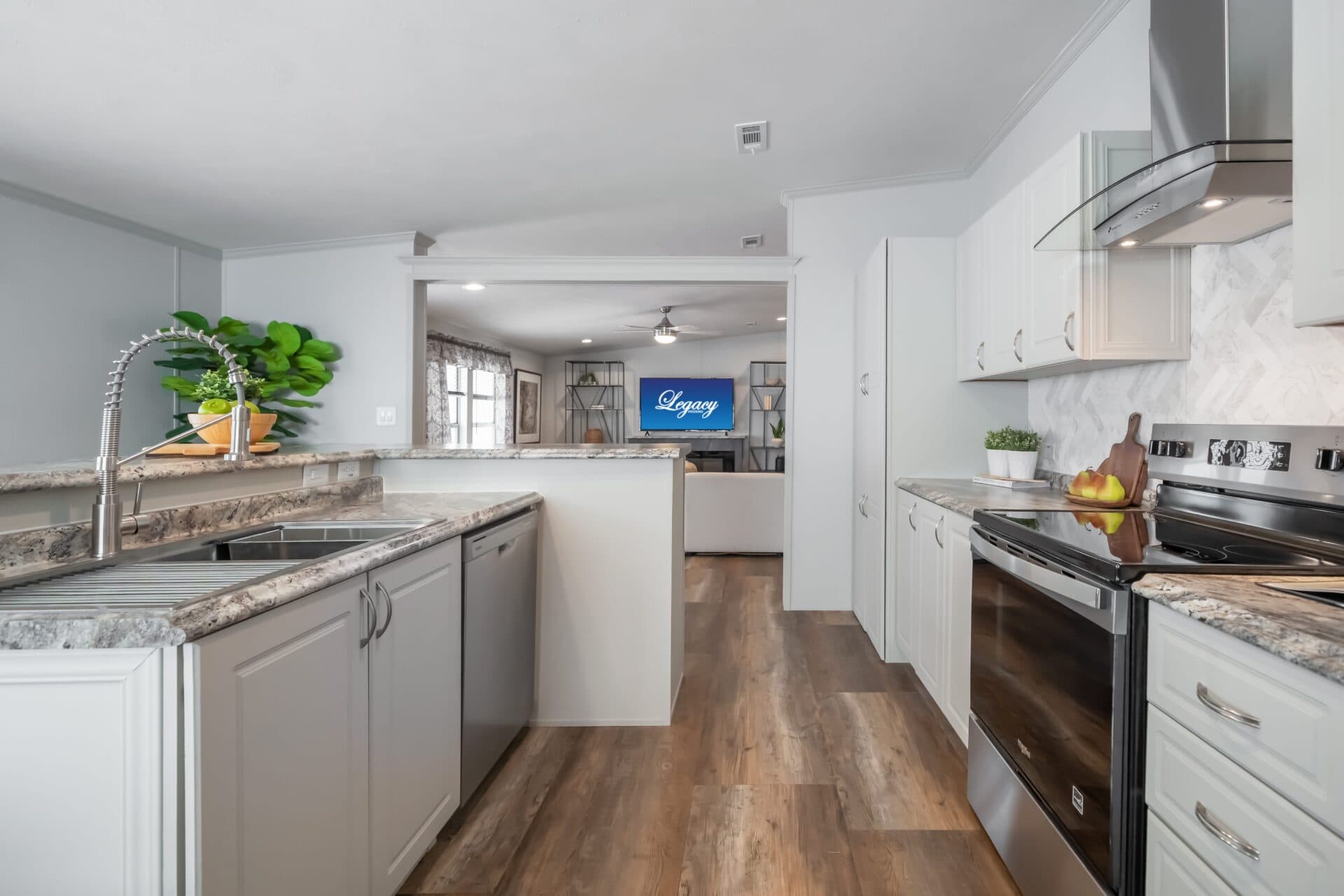 Heritage h-3256-32d kitchen home features