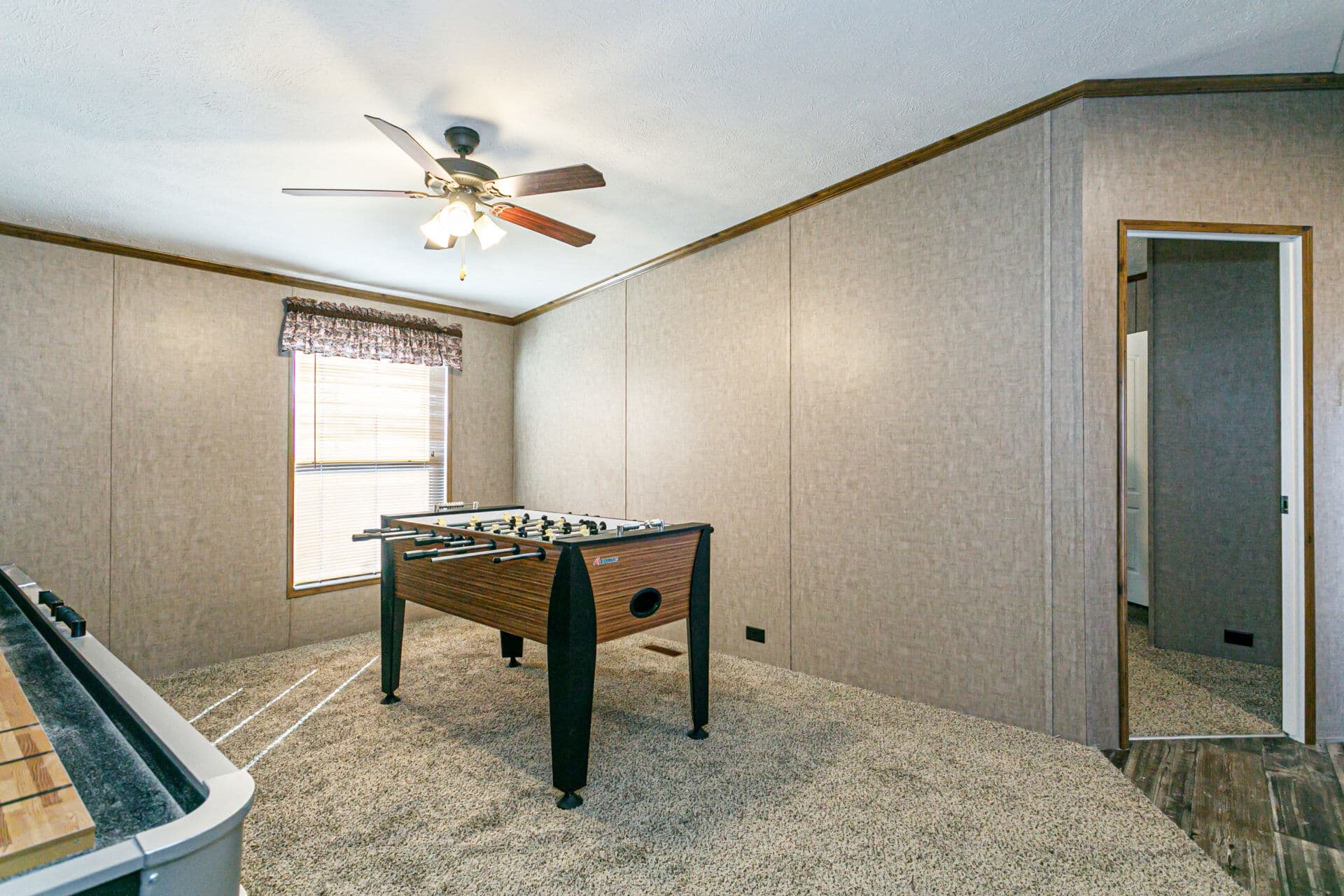 Classic c-3264-32c interior home features