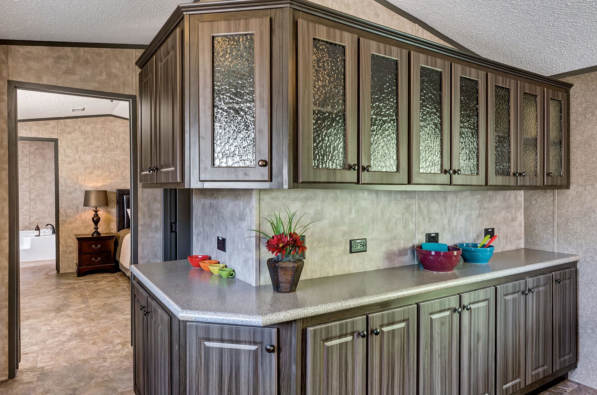 Classic c-1680-32b kitchen home features