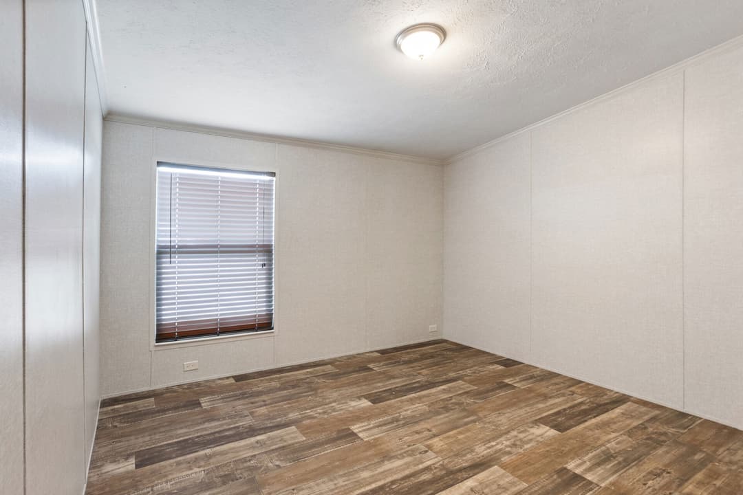 Heritage h-3272-43a bedroom home features