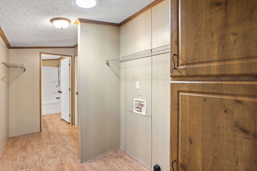 Classic c-1868-32a interior home features